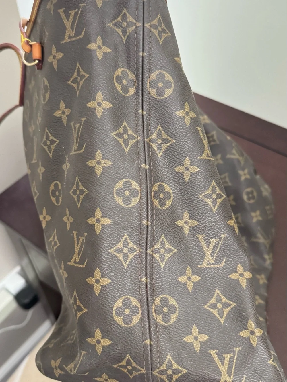 Louis Vuitton Neverfull - Picture 8 of 11